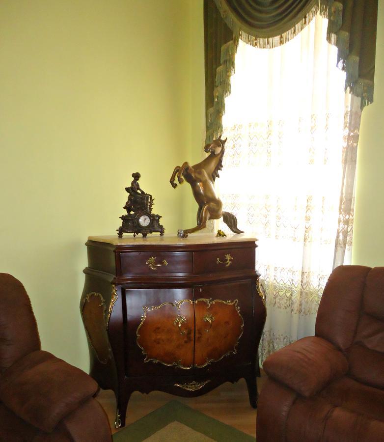 Albatros Bed and Breakfast Tbilisi Exteriör bild