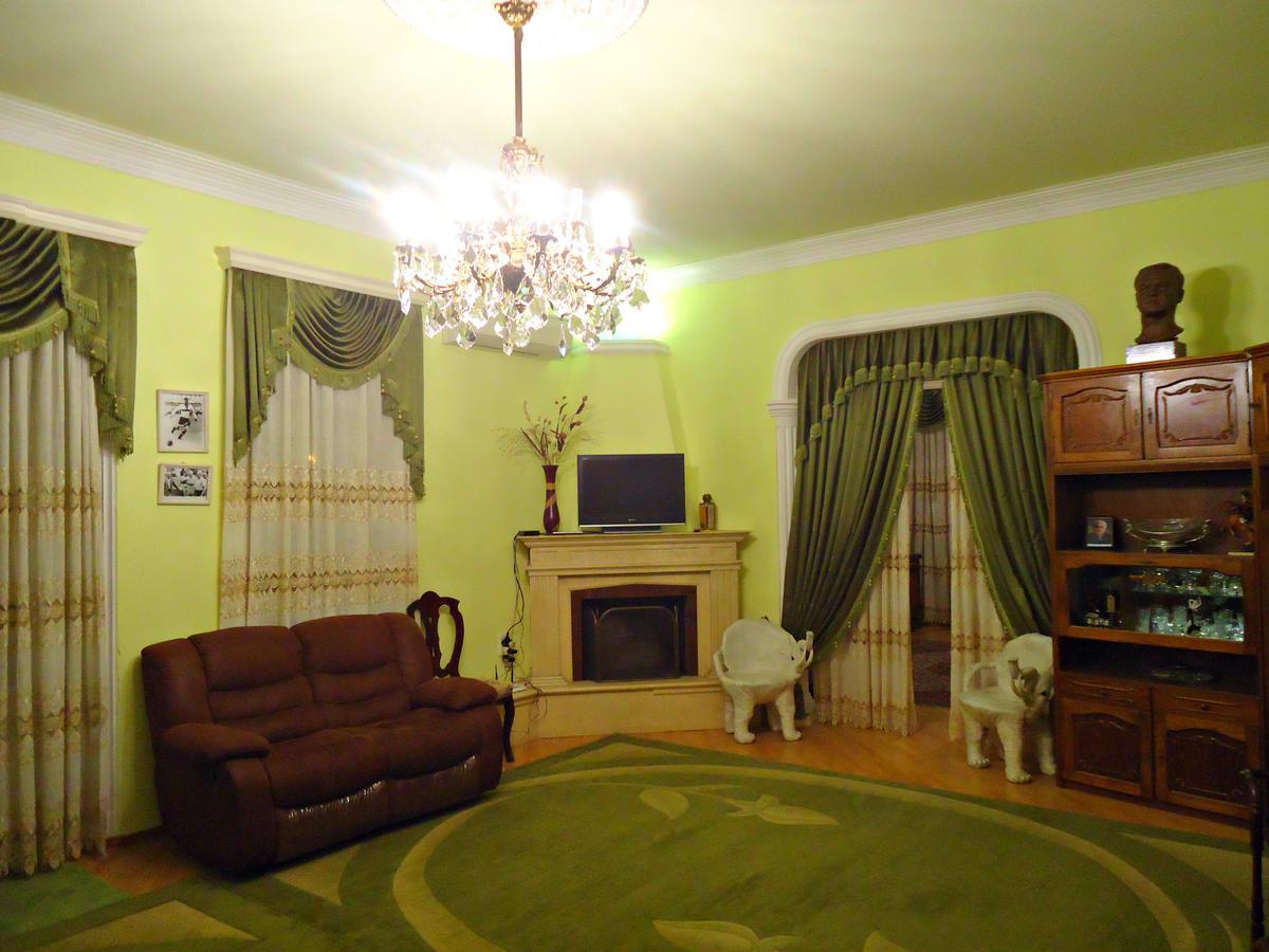 Albatros Bed and Breakfast Tbilisi Exteriör bild
